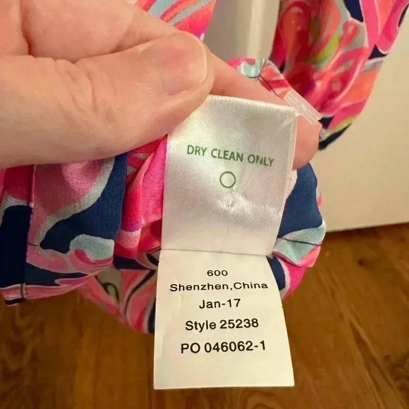 Lilly Pulitzer Elsa Sunny Should Silk Top in Banana Flambé Print - Size XS - Picture 10 of 13